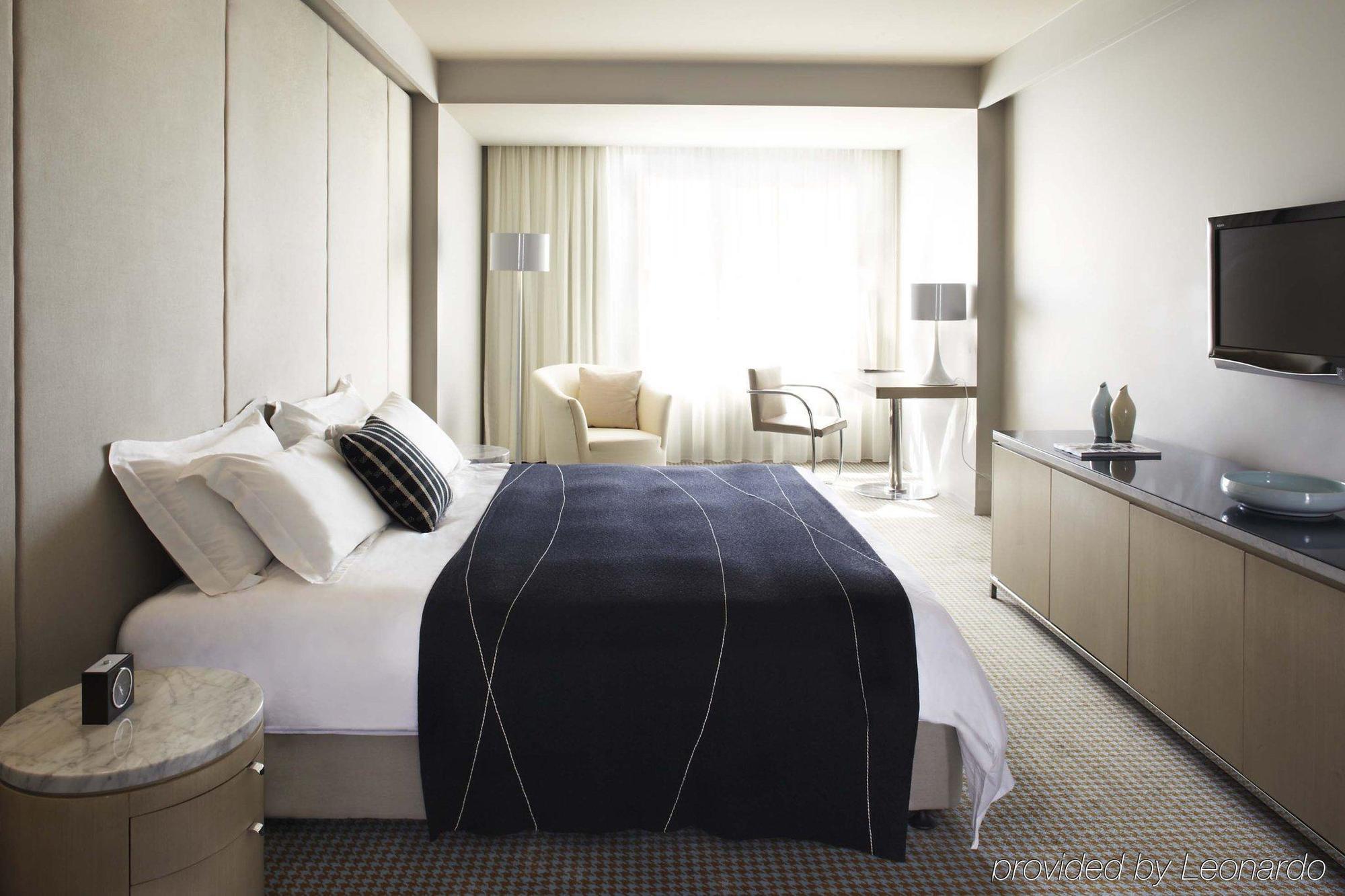 Hotel Realm Canberra Rum bild A bedroom at The Park