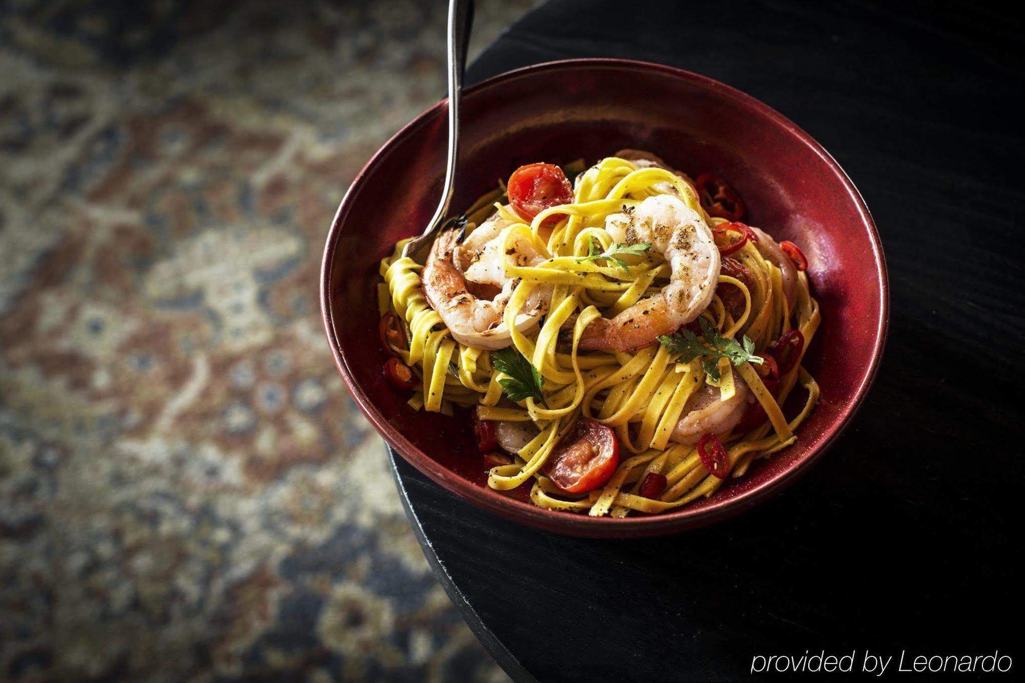 Hotel Realm Canberra Exteriör bild Shrimp and bell pepper pasta
